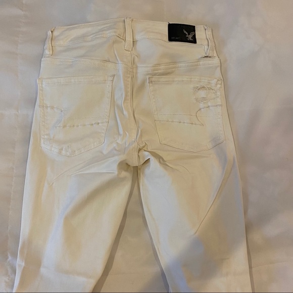 AMERICAN EAGLE white ripped jeans - Picture 2 of 7